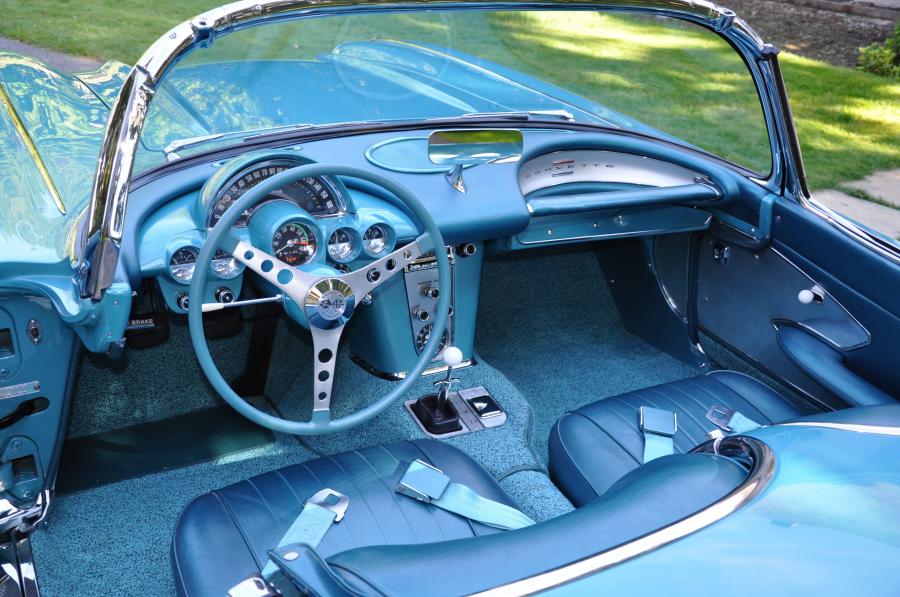  Chevrolet Corvette 1960 года  (фото 2 из 34)
